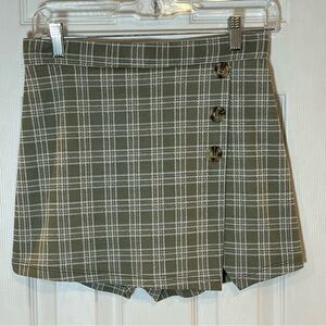 Altar’d State Olive Green Plaid Mini Skort with Side Buttons Size Medium